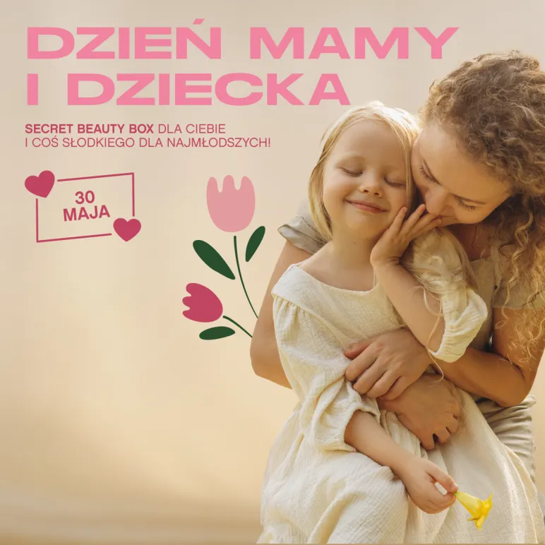 mama trzymająca córkę w objęciach