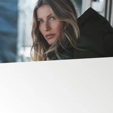 dziewczyna w ubraniach Marc O'Polo